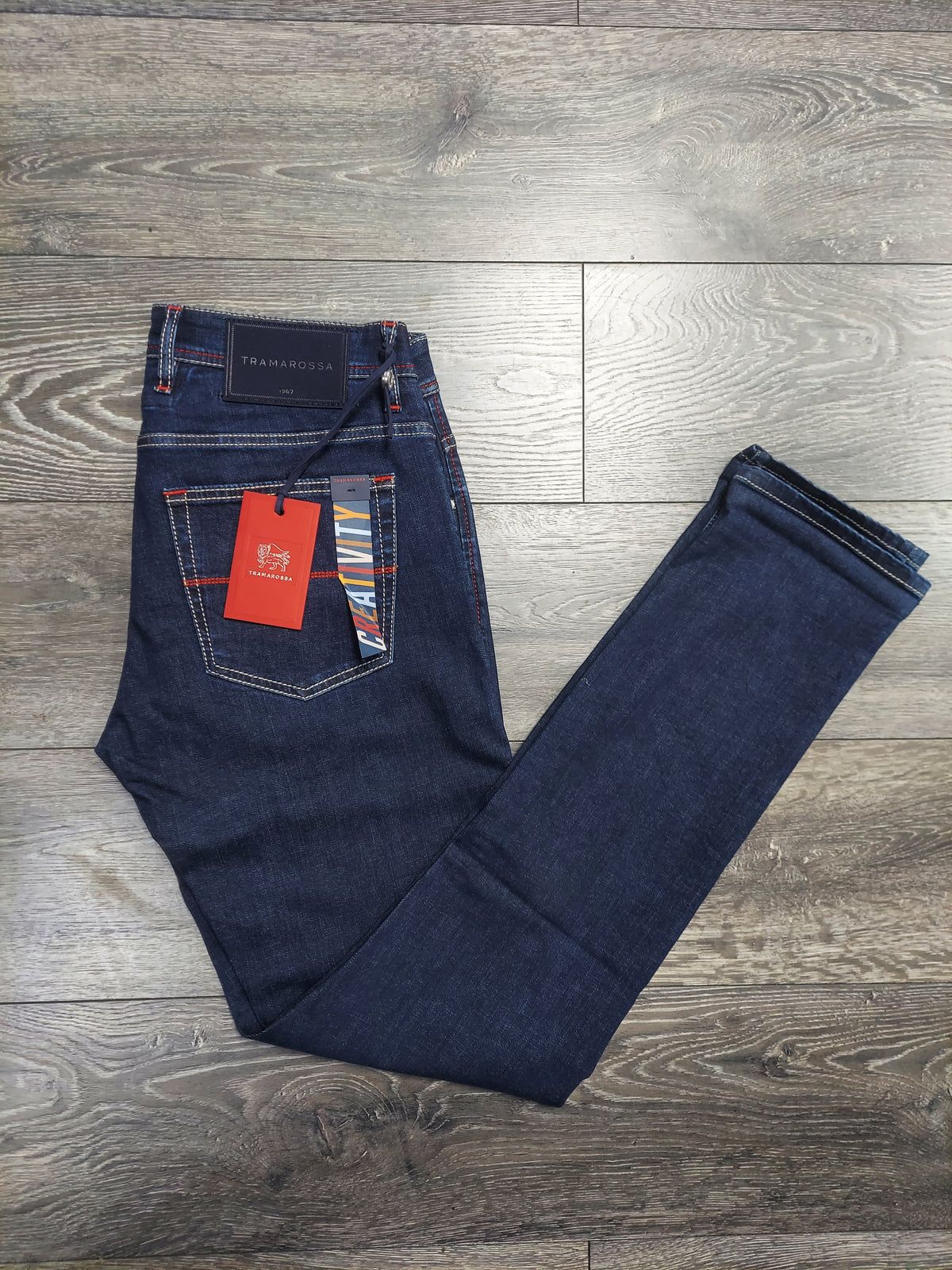 Tramarossa Leonardo navy label
