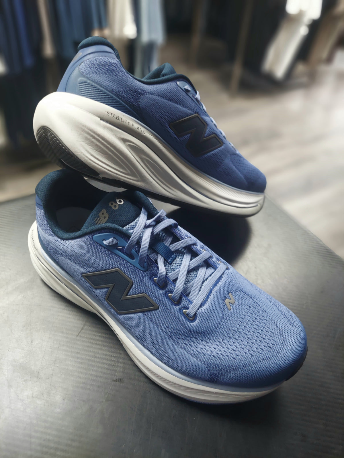 New Balance M8607B2