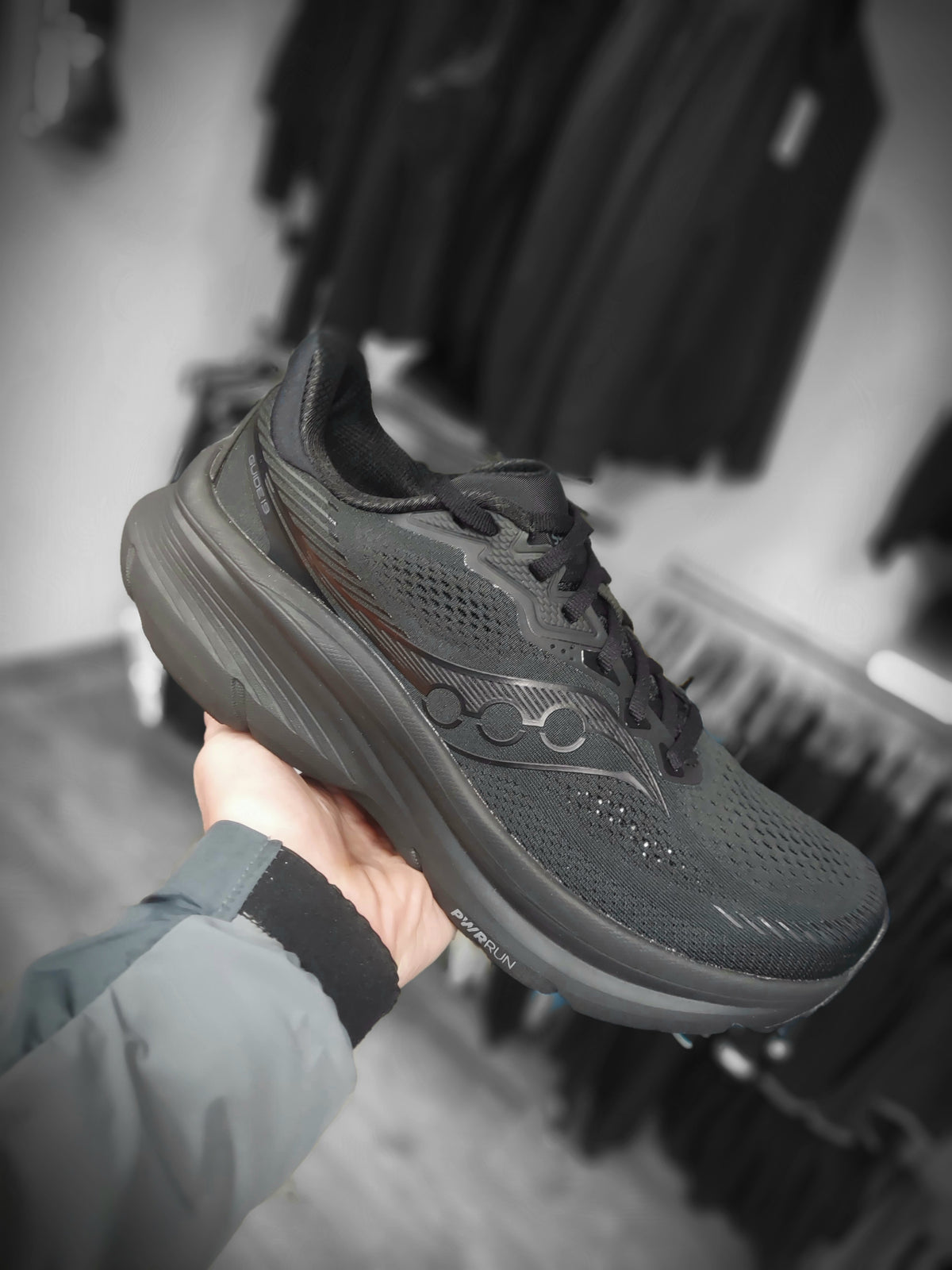 Saucony guide 19 fossil /carbon